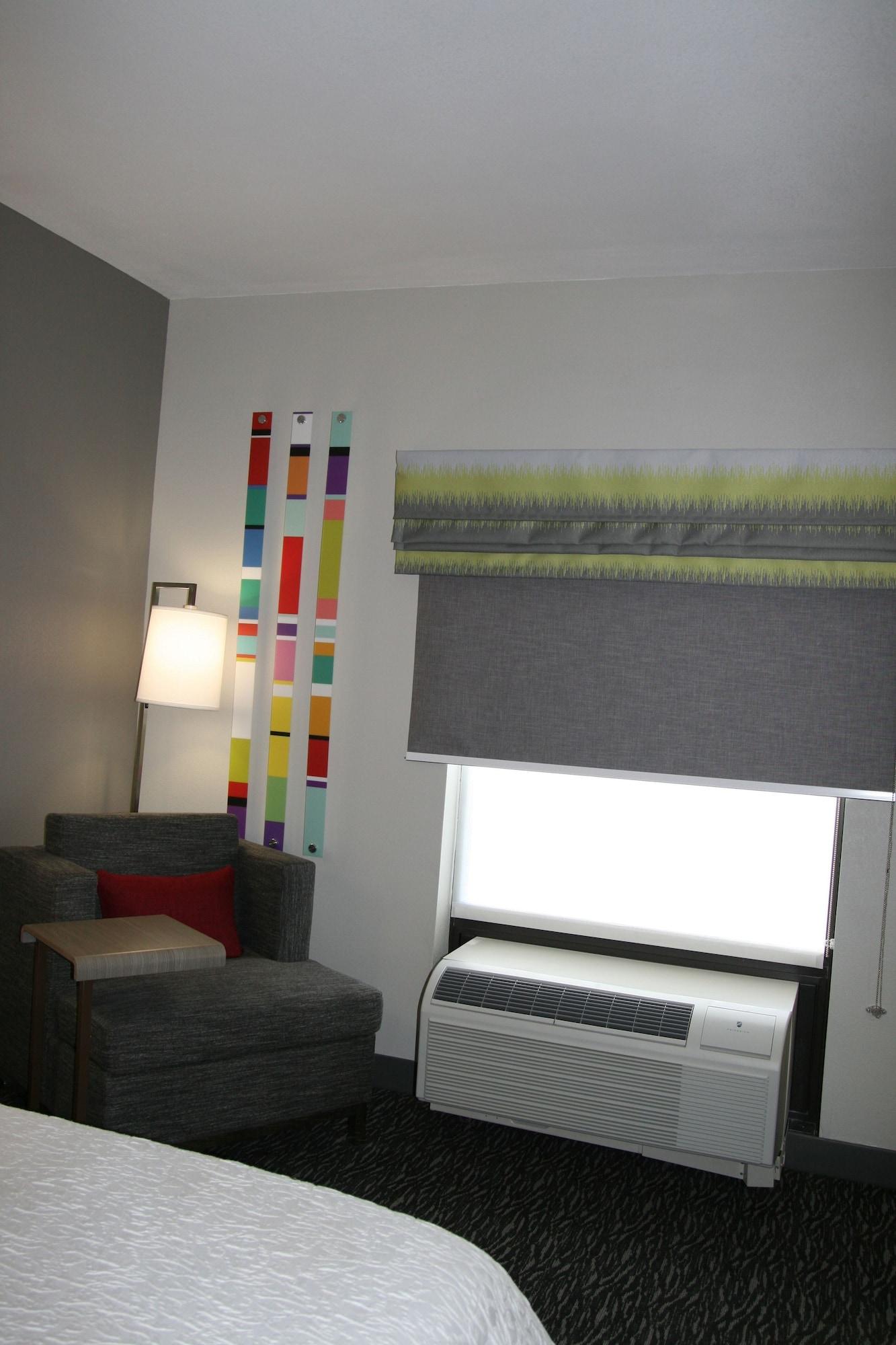 Hampton Inn Кларион Екстериор снимка
