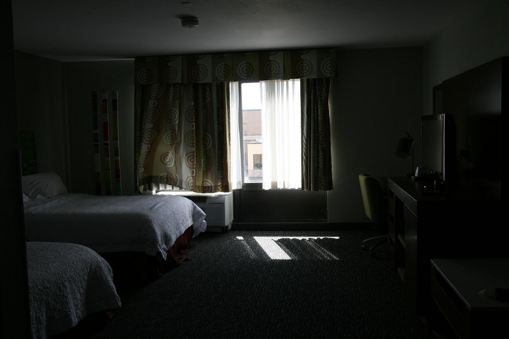 Hampton Inn Кларион Екстериор снимка