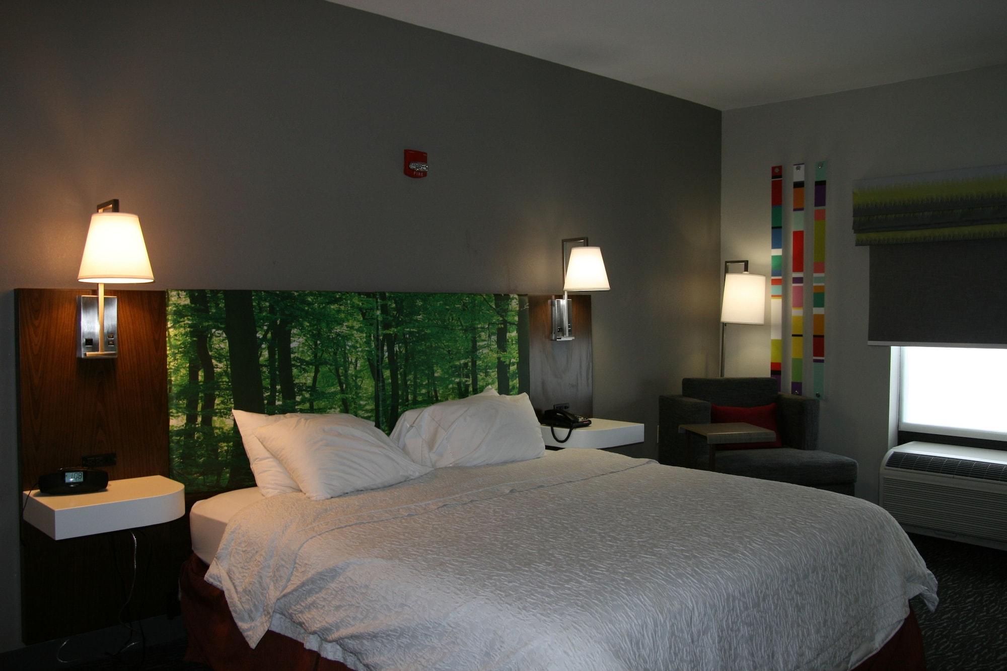 Hampton Inn Кларион Екстериор снимка