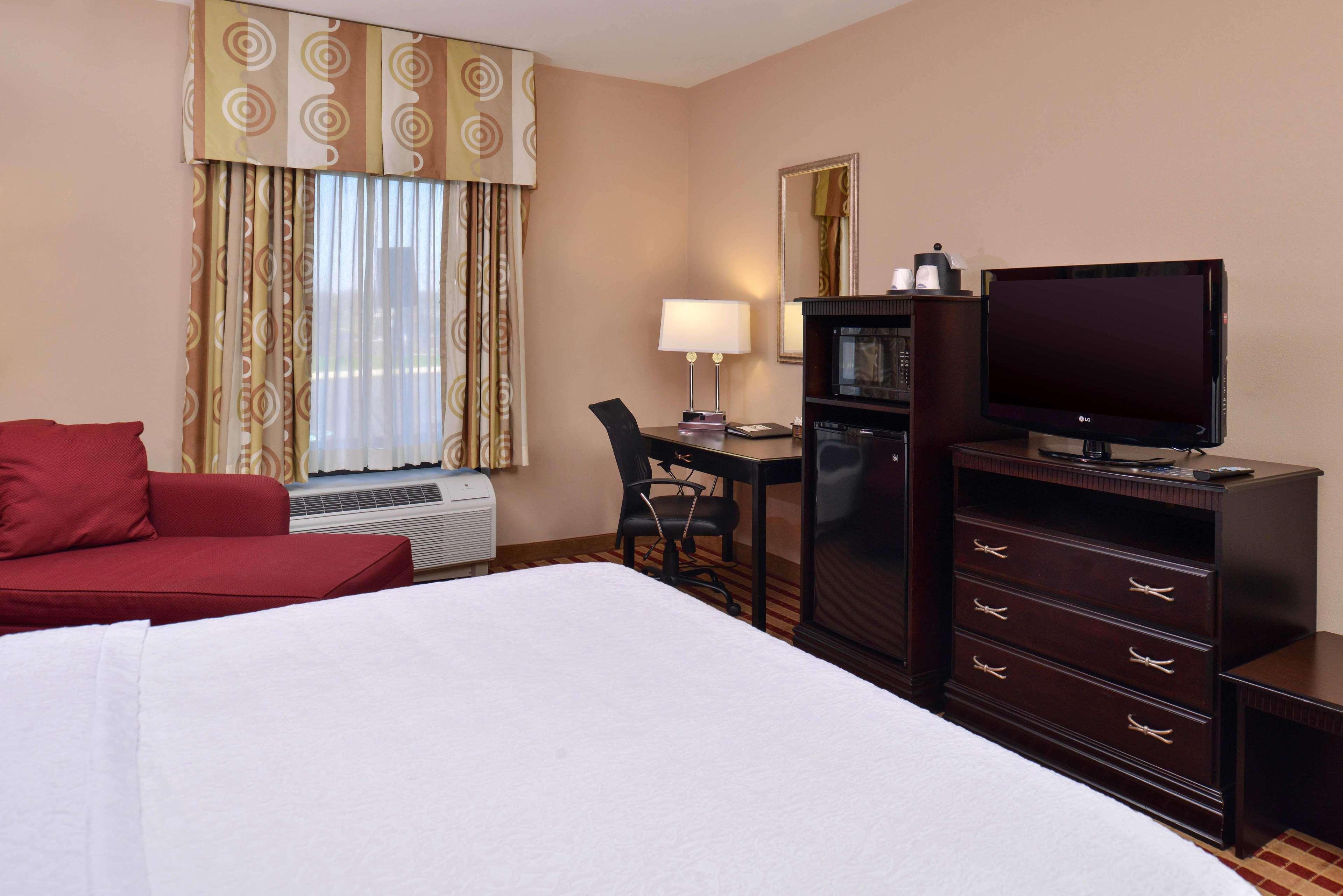 Hampton Inn Кларион Екстериор снимка