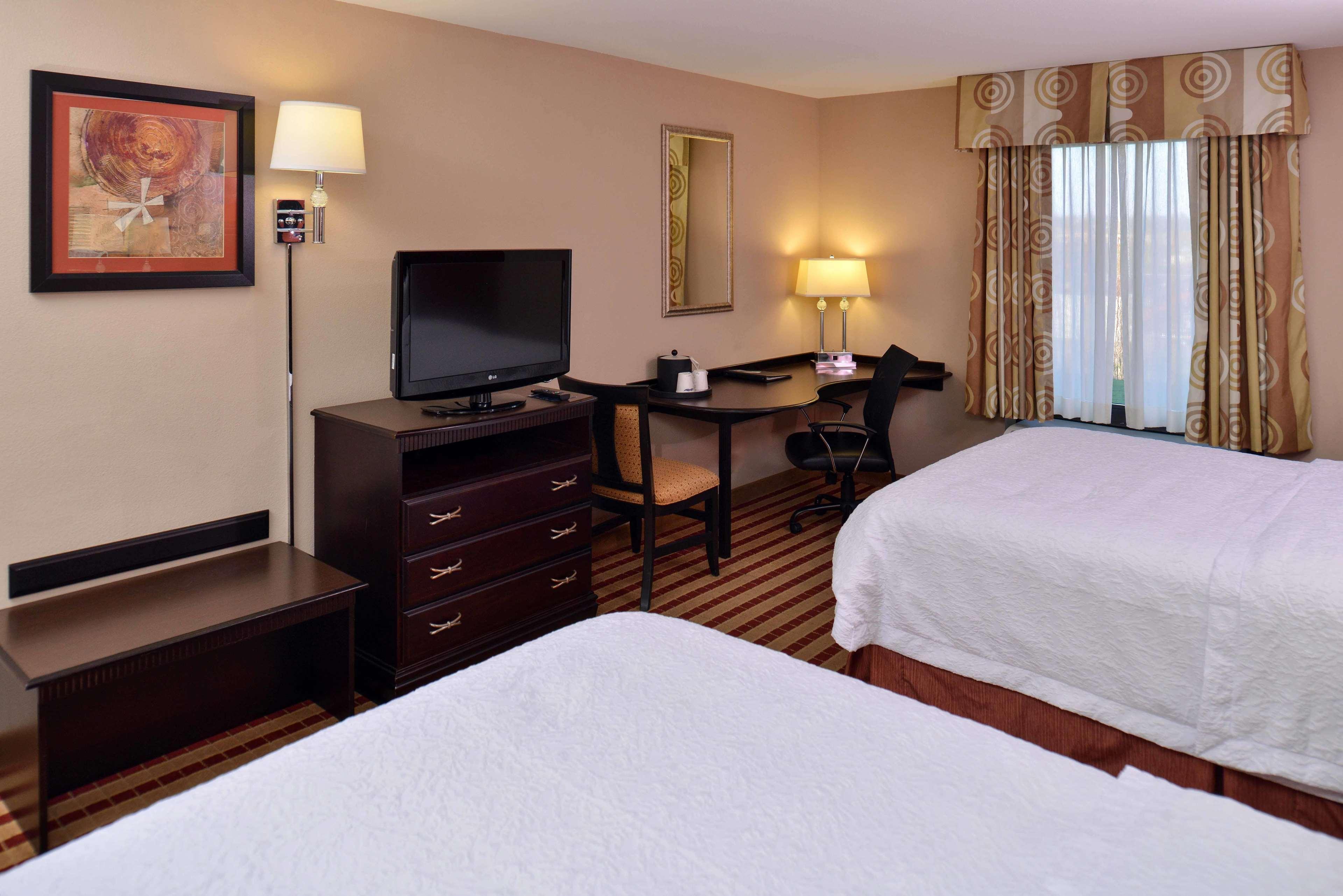 Hampton Inn Кларион Екстериор снимка