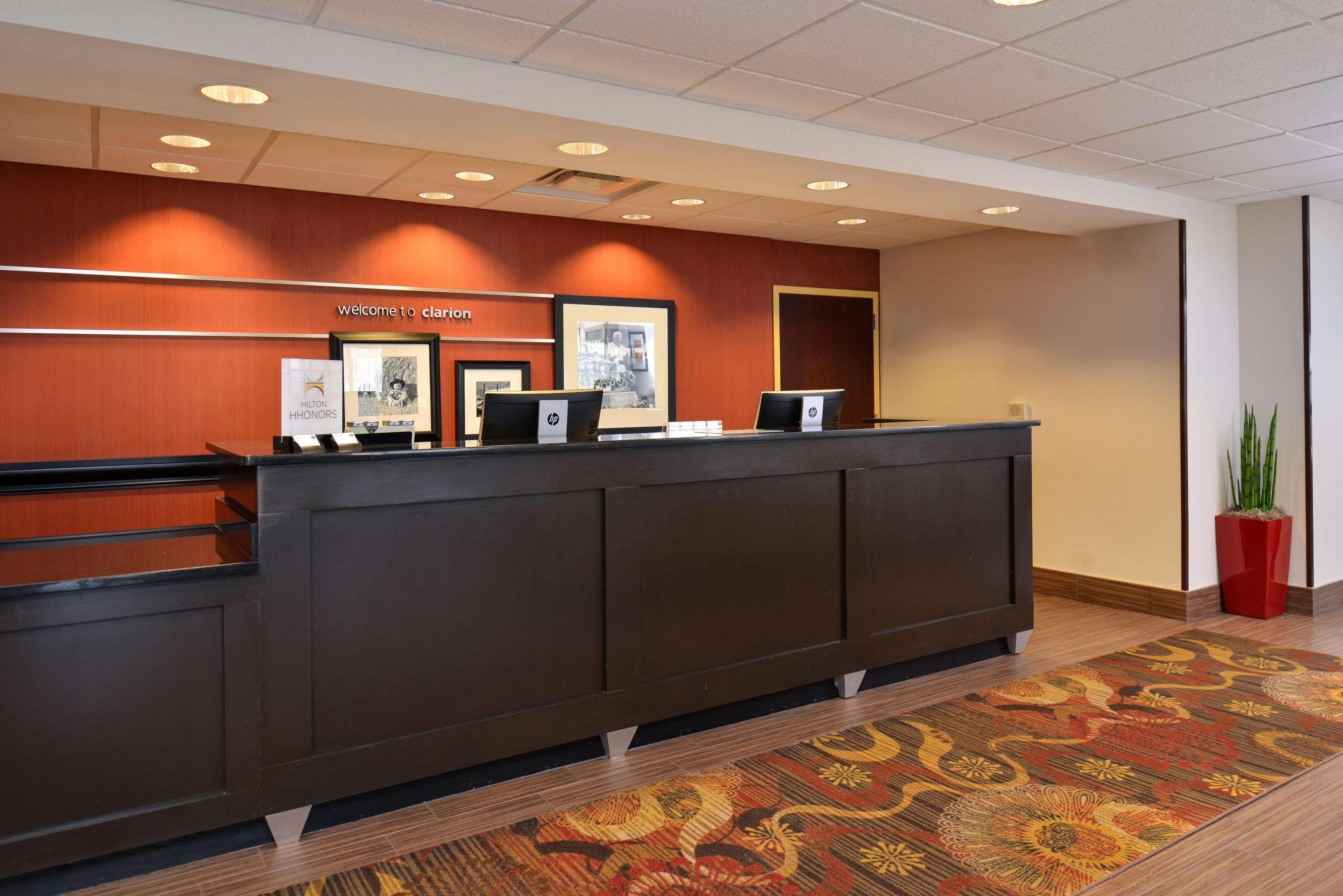 Hampton Inn Кларион Екстериор снимка