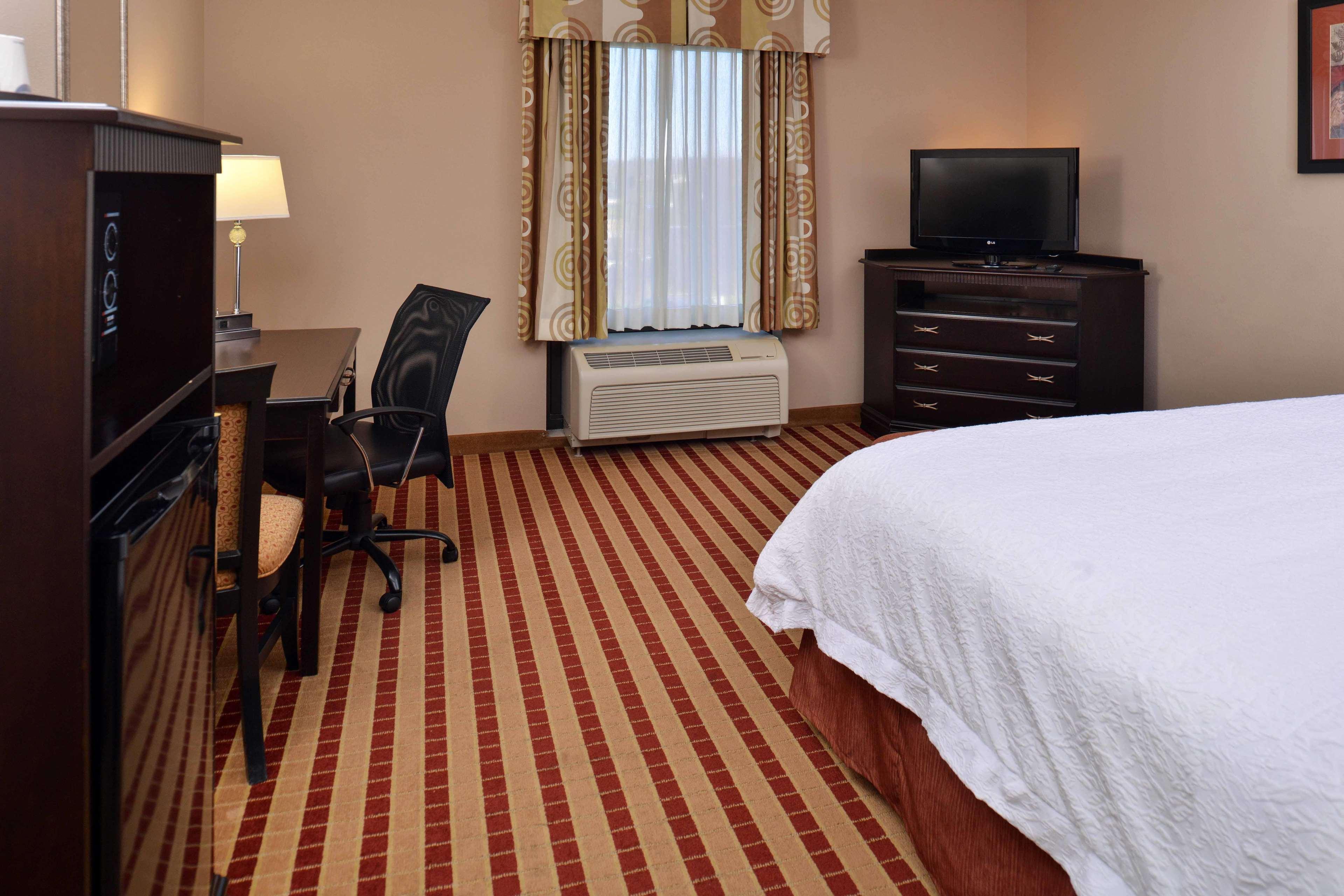 Hampton Inn Кларион Екстериор снимка