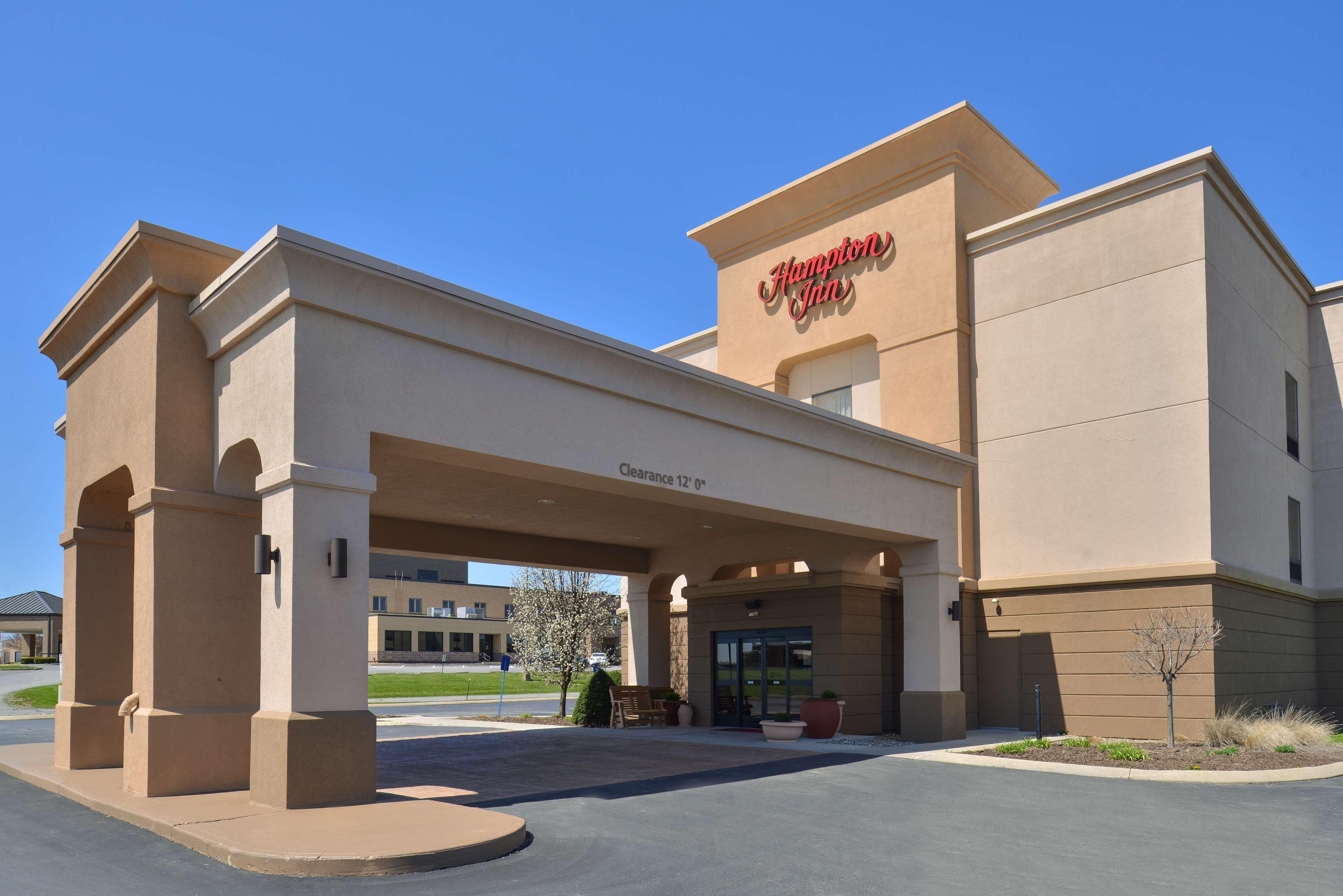 Hampton Inn Кларион Екстериор снимка
