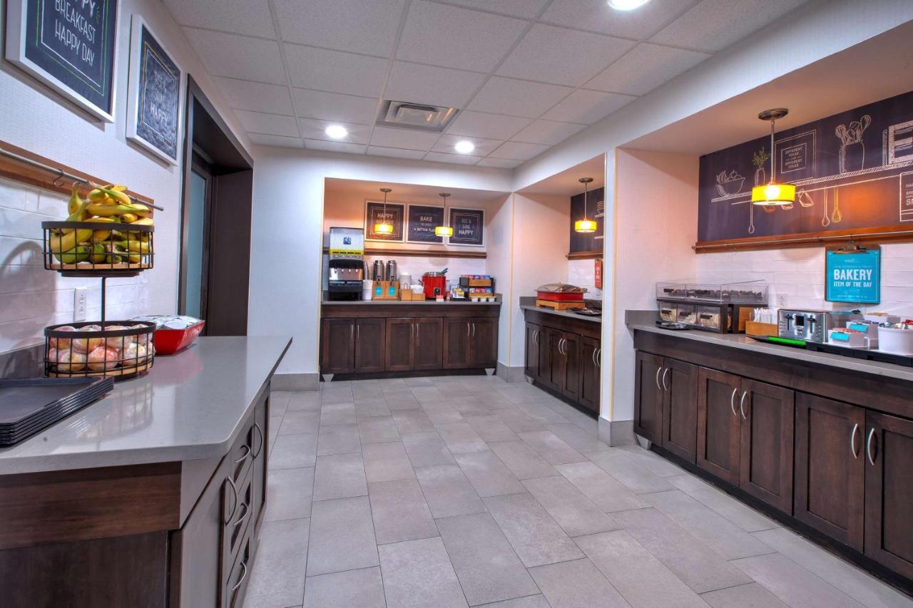 Hampton Inn Кларион Екстериор снимка