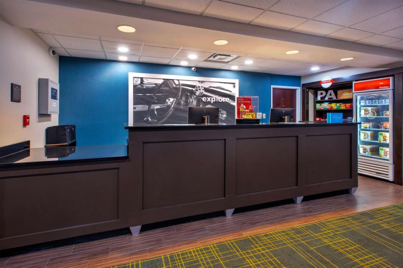 Hampton Inn Кларион Екстериор снимка