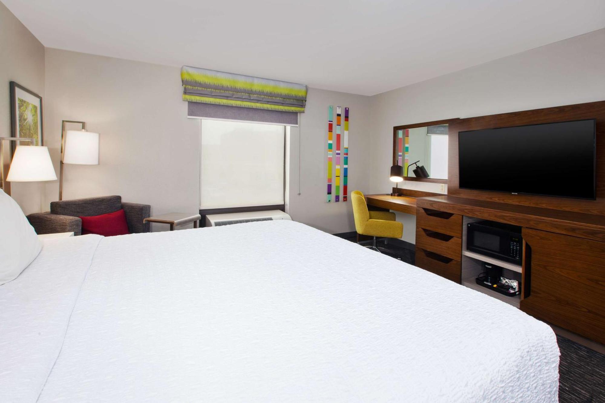 Hampton Inn Кларион Екстериор снимка