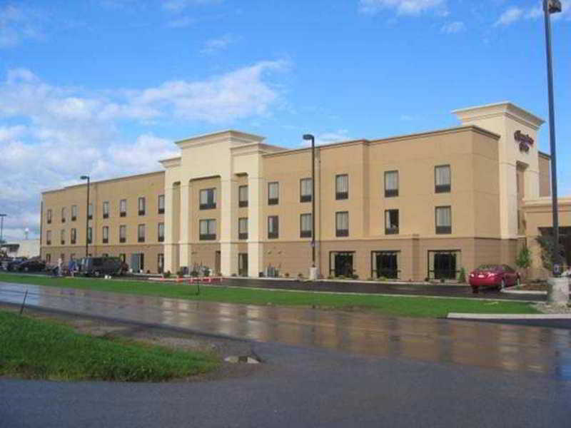 Hampton Inn Кларион Екстериор снимка